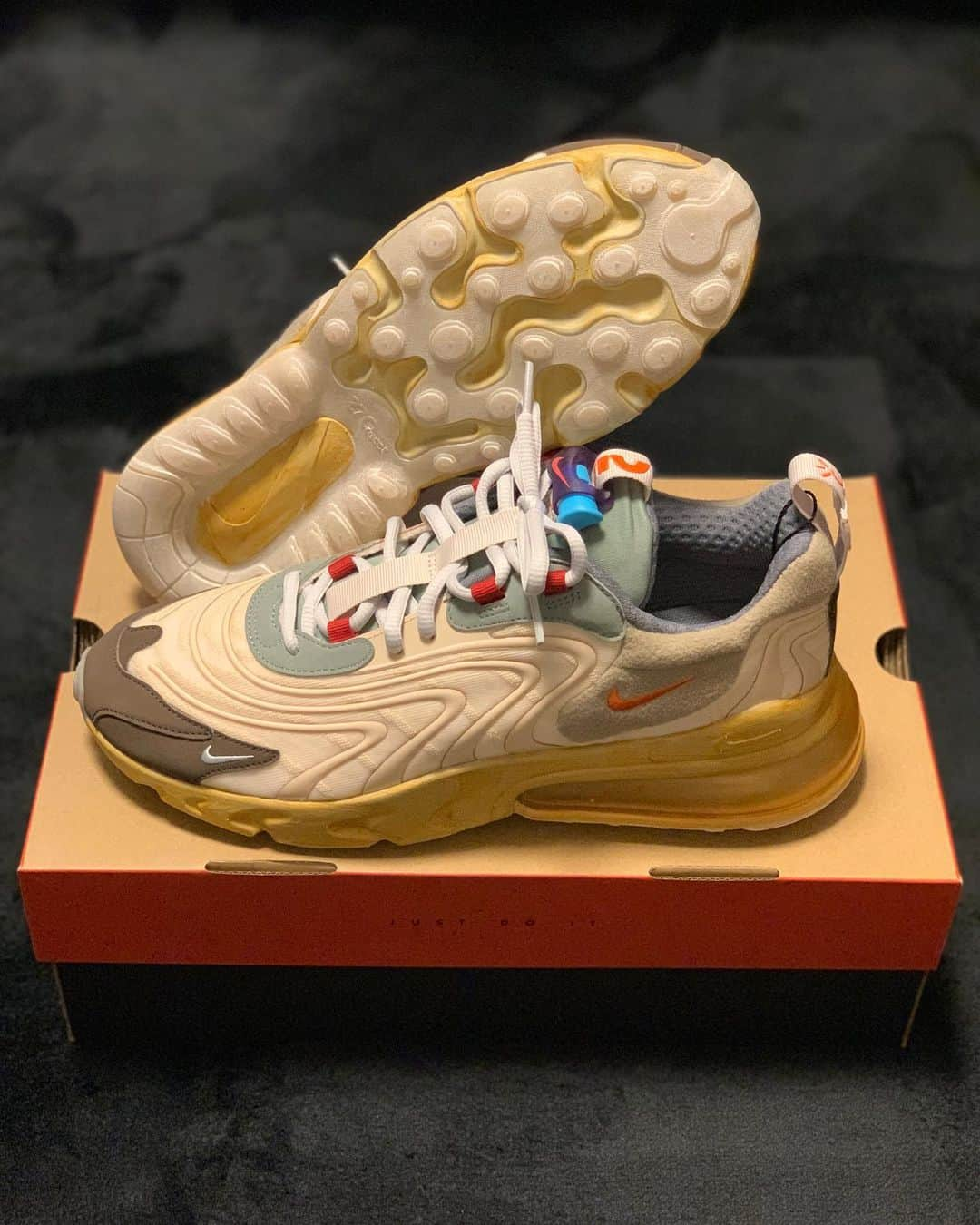 岩本煌史さんのインスタグラム写真 - (岩本煌史Instagram)「got new kicks!! NIKE AIR MAX 270 REACT ENG TRAVIS SCOTT CACTUS TRAILS  #nike #ナイキ #travisscott #airmax #airmax270 #airmax270react #airmax270travisscott #cactusjack #snkrdunk #スニーカーダンク #スニダン  #prowrestler #プロレスラー #プロレス #ajpw #全日本プロレス #三重県 #桑名市 #出身 #岩本煌史 #sneaker #スニーカー #スニーカー大好き #足元倶楽部 #スニーカーヘッズ #イワモトヘッズ」2月28日 1時59分 - koji_iwamoto