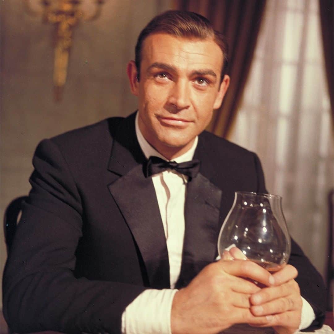 James Bond 007さんのインスタグラム写真 - (James Bond 007Instagram)「Serving up looks like this since ‘62.」2月28日 2時00分 - 007