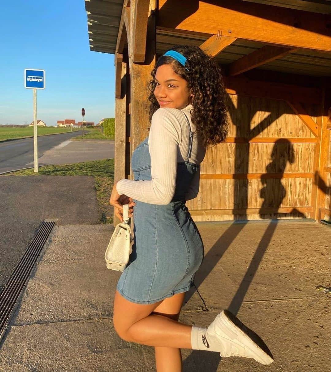 SHEINのインスタグラム：「Glowing and growing ✨  @layanne.bch  Shop Item #: 933095  #SHEINgals #SHEINstyle #SHEINSS21 #glowglowing」