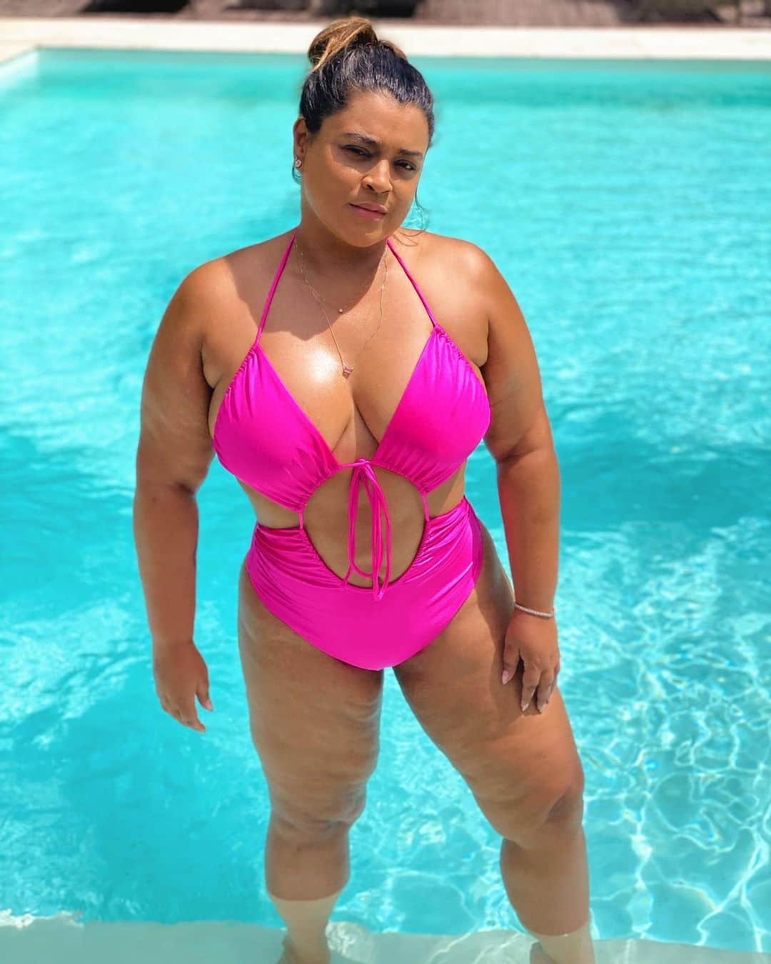 Preta Gilのインスタグラム：「Ame-se @soufeline #pretasendopreta @vilanaia @behappyhoneymoon #mozisroadtrip」