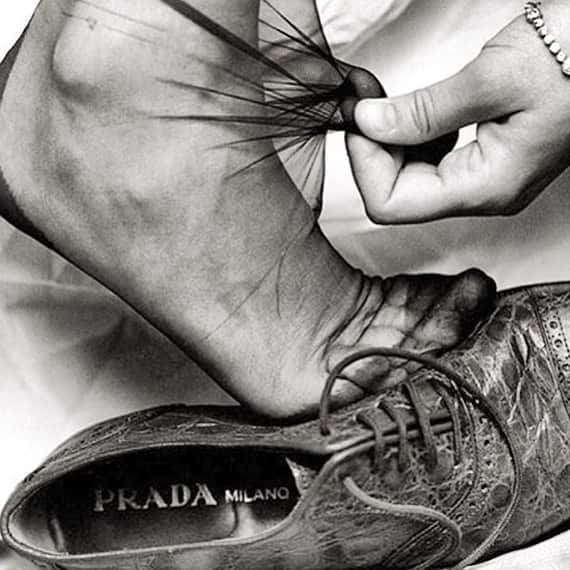 エルエヌシーシーのインスタグラム：「LN-CC Inspiration: Prada, photographed by Albert Watson, 1989. #Archive」