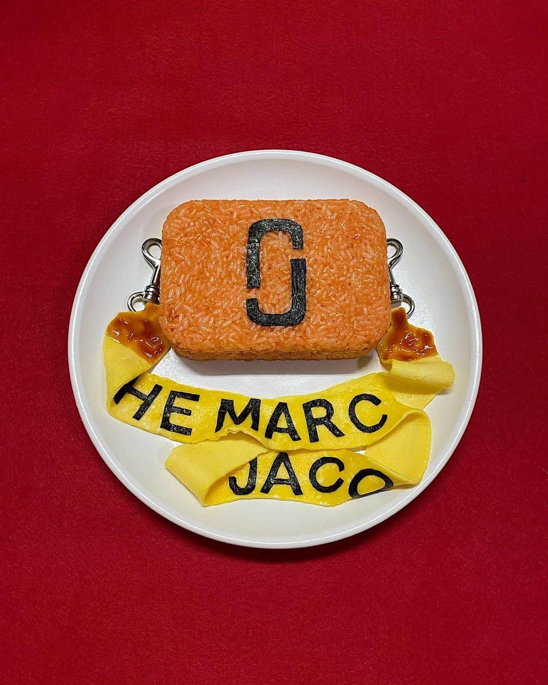 Marc Jacobsのインスタグラム：「THE SNAPSHOT.  Reimagined by @Dimda_ using omelette rice.」