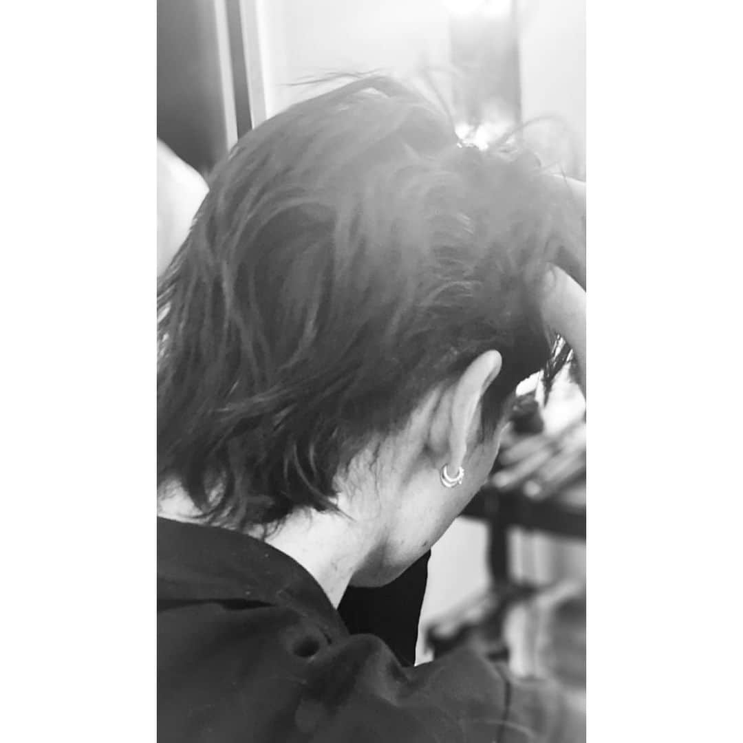 ウィリアム・ペルツさんのインスタグラム写真 - (ウィリアム・ペルツInstagram)「Fuck you I gotta mullet」2月28日 2時14分 - willpeltz