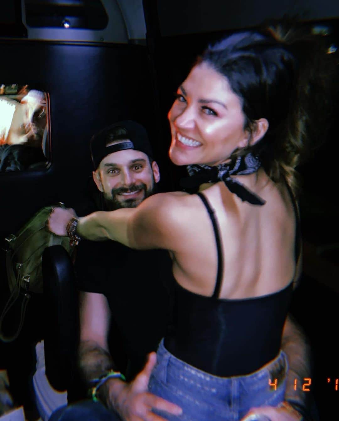 ジェシカ・ゾアのインスタグラム：「Coachella 2019 ➡️ Couchella 2021」