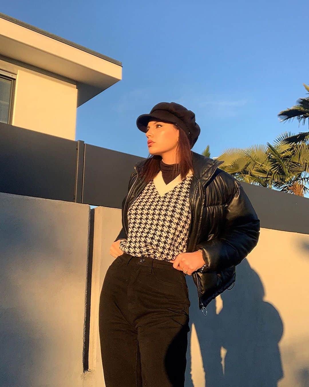 SHEINのインスタグラム：「Golden girl 🌞  @tiffanymasto  Shop Item #: 1628961, 1149229  #SHEINgals #SHEINstyle #SHEINSS21 #houndstooth」