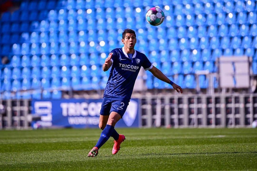 クリスチャン・ガンボアのインスタグラム：「VAMOS 💙🤙🏻 #+3 #vflbochum #heimsieg」