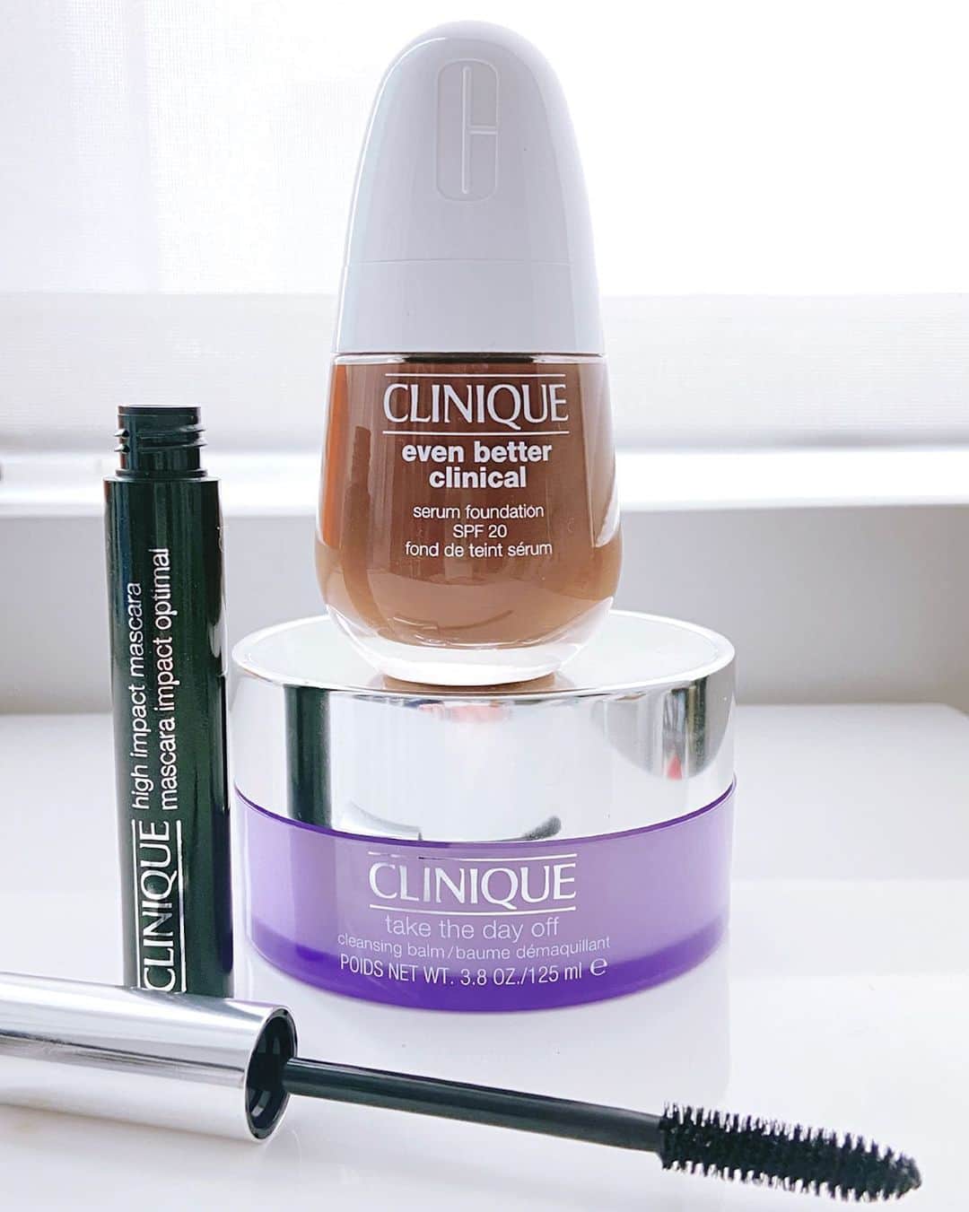 のインスタグラム：「If you had to pick one favorite, which would it be? Leave us a comment below! ⬇️  🤎 NEW Even Better Clinical Serum Foundation Broad Spectrum - our newest innovation and first clinical foundation with 3 serum technologies. Satin, Full to Moderate finish. 🖤 High Impact Mascara - fan favorite, buildable mascara for lusher, plusher, bolder lashes.  💜 Take The Day Off Cleansing Balm - cult classic makeup remover that goes from solid balm to silky oil upon application. Removes even the toughest makeups!   #Clinique #beauty #makeup #skincare #parabenfree #fragrancefree #happyskin」