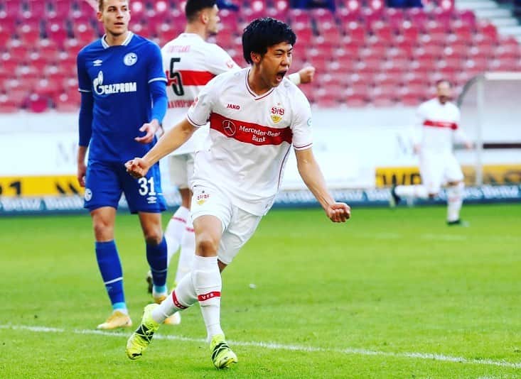 遠藤航のインスタグラム：「. . 2 goals 2 assists ‼️ It’s first time in my life. And that would be not happen anymore 😂 . @pumafootball_jp @pumajapan  . . #vfb #stuttgart  #bundesliga  #germany #🇩🇪  . . #2goals #2assists #⚽️⚽️  #win #fighter  #wataruendo」