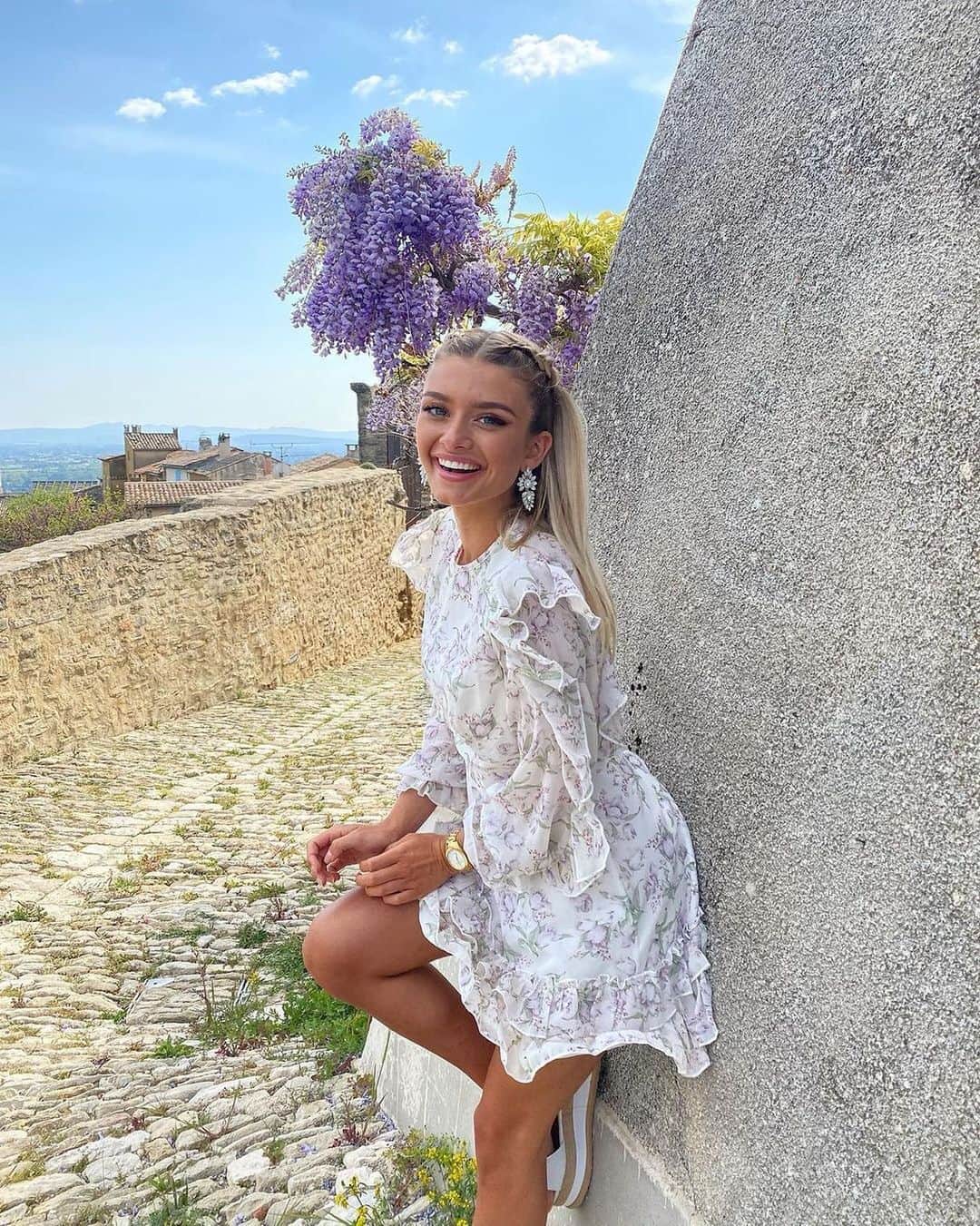 SHEINのインスタグラム：「Pure bliss 🕊️🤍 @louruatoff  Shop Similar #: 939456  #SHEINgals #SHEINstyle #SHEINSS21 #fashionlook」
