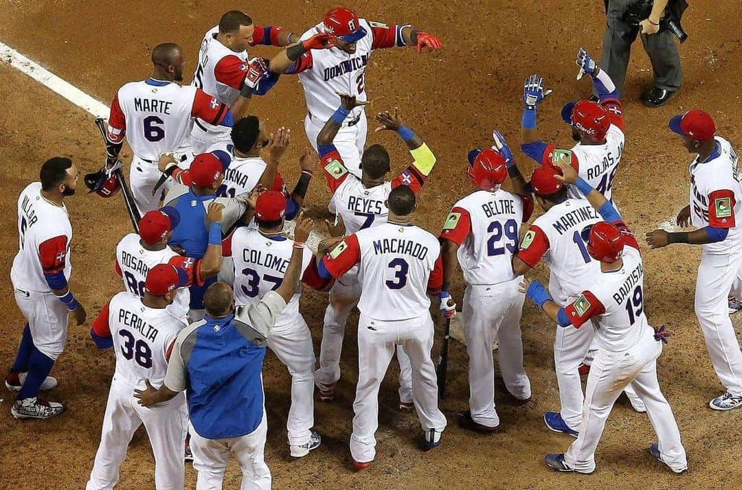 ネルソン・クルーズのインスタグラム：「Feliz Día de la Independencia Dominicana 🇩🇴🇩🇴🇩🇴」