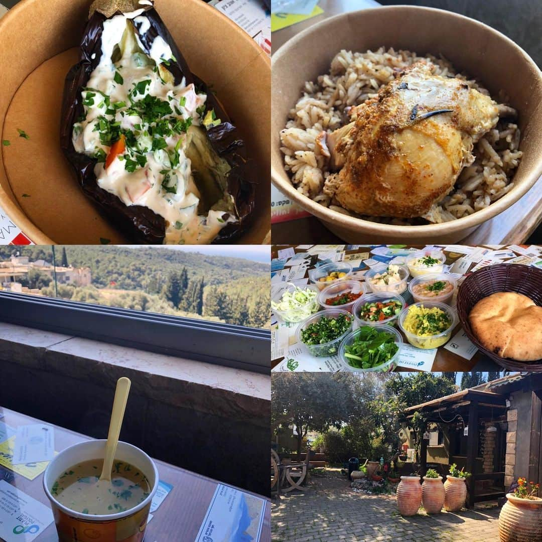 新田朝子さんのインスタグラム写真 - (新田朝子Instagram)「The best Arabian restaurant I have ever met with nice view⛰❤️ . 美味しかった。。これまで食べた中でダントツ一位のアラブ料理屋さん。随分と山の上まで来させるなぁと思いつつ、、綺麗な景色も見られて良かった🥰 . ちなみに食事のメニューは一つのみ。写真に載っていない料理もあり、二食分あったので、持ち帰って夜ご飯にもいただきました。写真を撮り忘れてしまったけど、一番おいしかったのはパプリカご飯。よく煮て甘みがあるパプリカの中にご飯が入っていました。これが美味◎左下のスープも酸味があって美味しかったなぁ。 . #arabic #arabianrestaurant #arabcuisine #thehouserestaurant #中東 #グルメ好きな人と繋がりたい #海外グルメ #海外在住 #山上レストラン」2月28日 4時14分 - asako.nitta