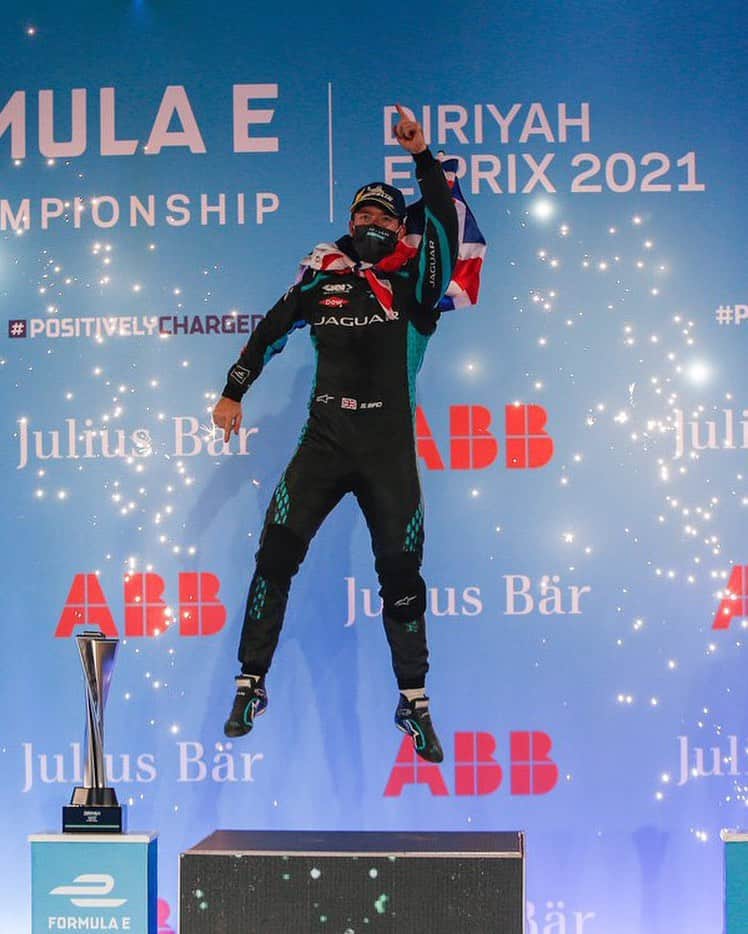 Jaguarのインスタグラム：「Congratulations to @JaguarRacing driver @SamBird_Official for winning the @FIAFormulaE #DiriyahEPrix.   #JaguarElectrifies #ABBFormulaE #Diriyah #JaguarRacing #StreetRacing #Racing #ElectricCity #InstaSport #ElectricCars #EV」