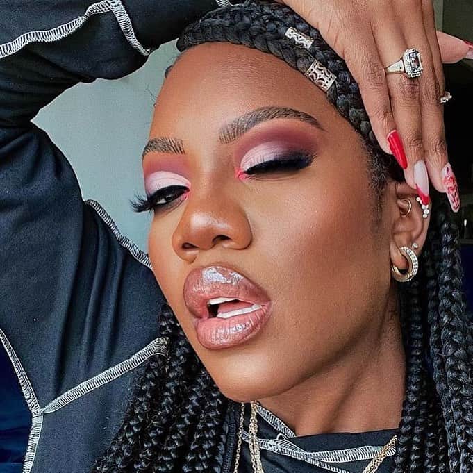 BH Cosmeticsのインスタグラム：「Treat yourself to some sparkle - bday or not! 😏 Who's already building their jewel box?! 💎  📸: @safai305 in Garnet for January - 7 Color Shadow Palette  #bhbirthstones #bhcosmetics」