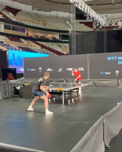 サム・ウォーカーのインスタグラム：「Practice done in the main hall here in Qatar with @paul_drinkhall ! Ready for my matches tomorrow!! I play Stoyanov at 9:40 UK time in the singles and I play mixed doubles with @tintin.ho at 16:40 UK time!! 💪🏻🏴󠁧󠁢󠁥󠁮󠁧󠁿 Thanks to @donictabletennis for the continued support 😄😄」