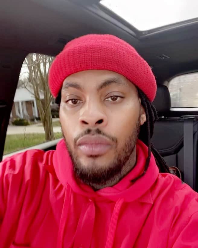 ワカ・フロッカ・フレイムのインスタグラム：「Happy Saturday to all TWINS ♊️」
