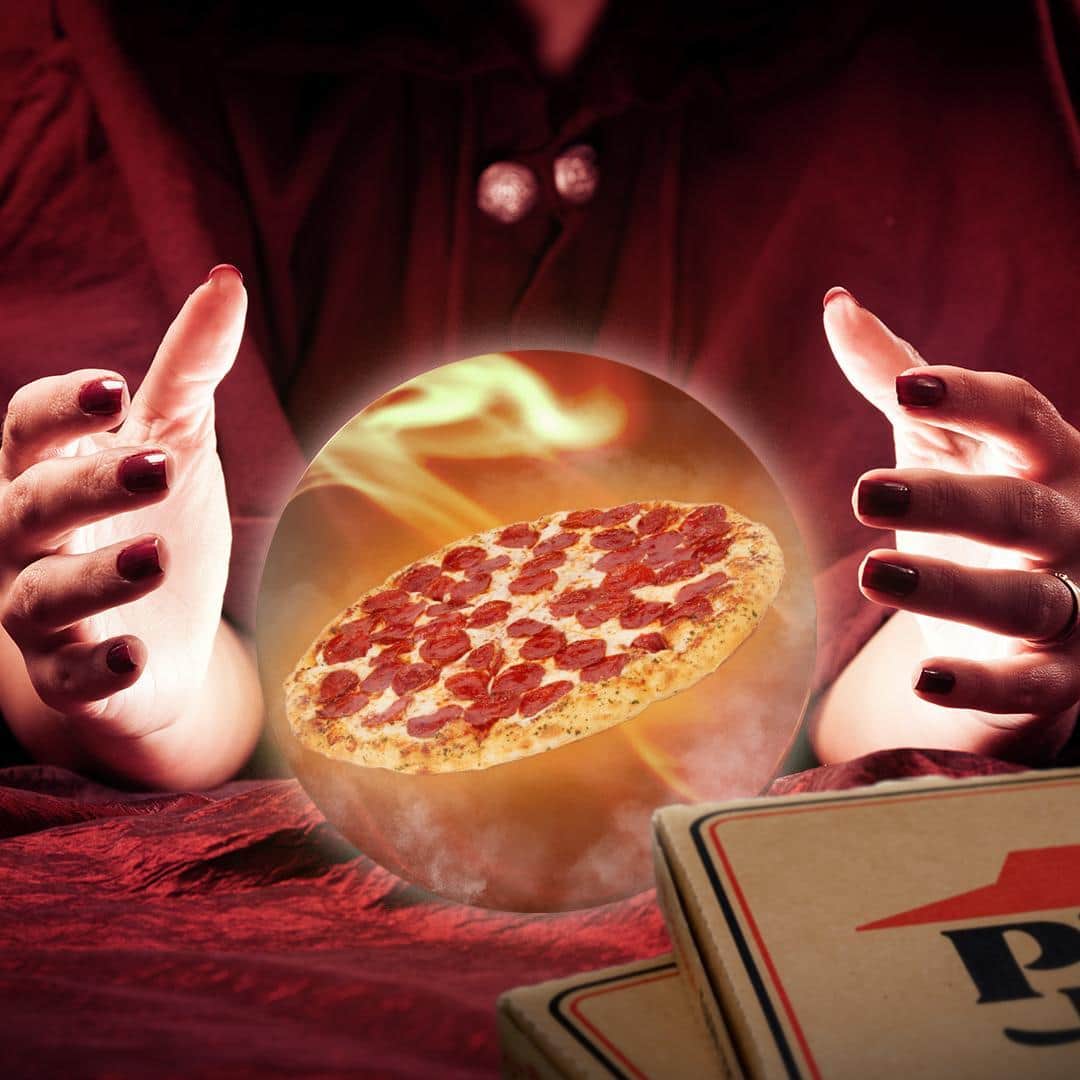 Pizza Hutさんのインスタグラム写真 - (Pizza HutInstagram)「What does the future hold? You holding pizza 🔮🍕」2月28日 5時00分 - pizzahut