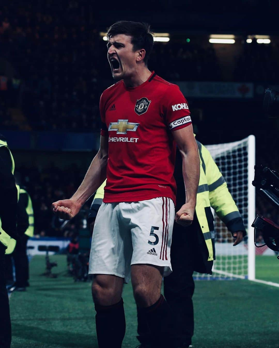 マンチェスター・ユナイテッドさんのインスタグラム写真 - (マンチェスター・ユナイテッドInstagram)「🗣️ Roaring Red 🔴  #MUFC #ManUtd #Maguire #PhotoOfTheDay」2月28日 5時03分 - manchesterunited