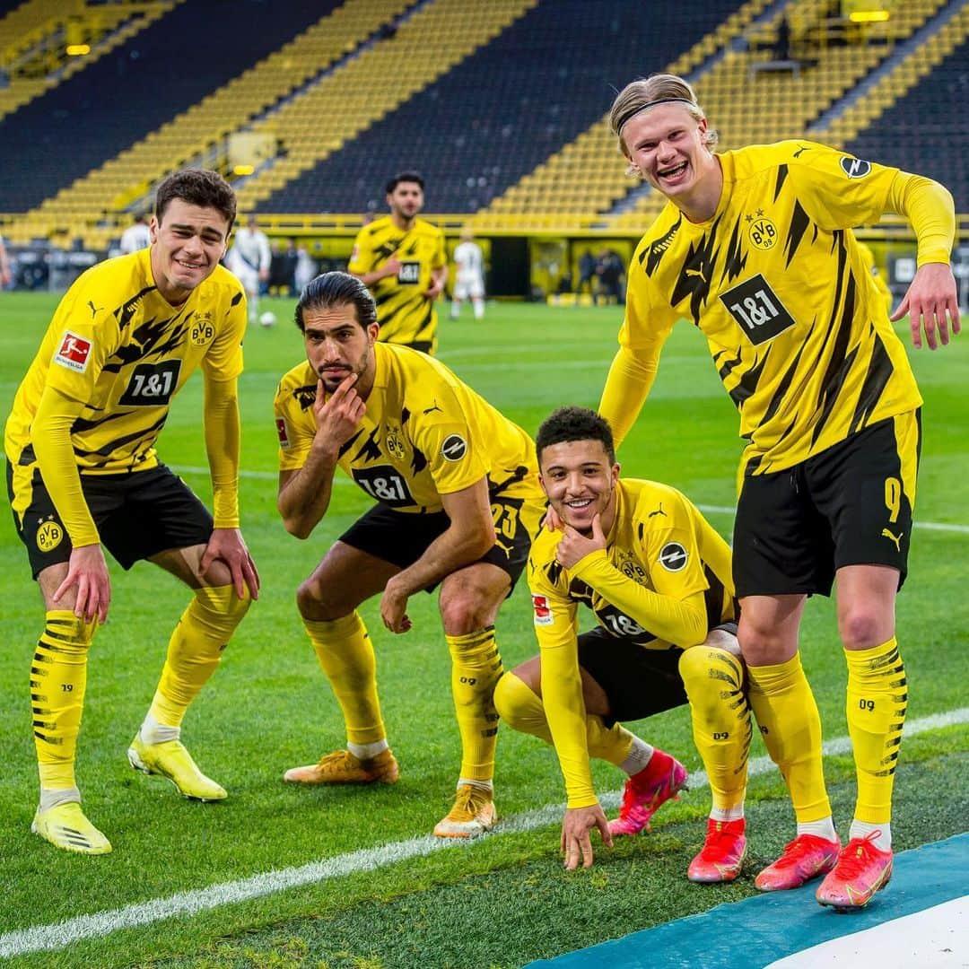 UEFAチャンピオンズリーグさんのインスタグラム写真 - (UEFAチャンピオンズリーグInstagram)「📸 😀 11 goals & 16 assists for @sanchooo10 this season 👊   #UCL @bvb09」2月28日 5時39分 - championsleague