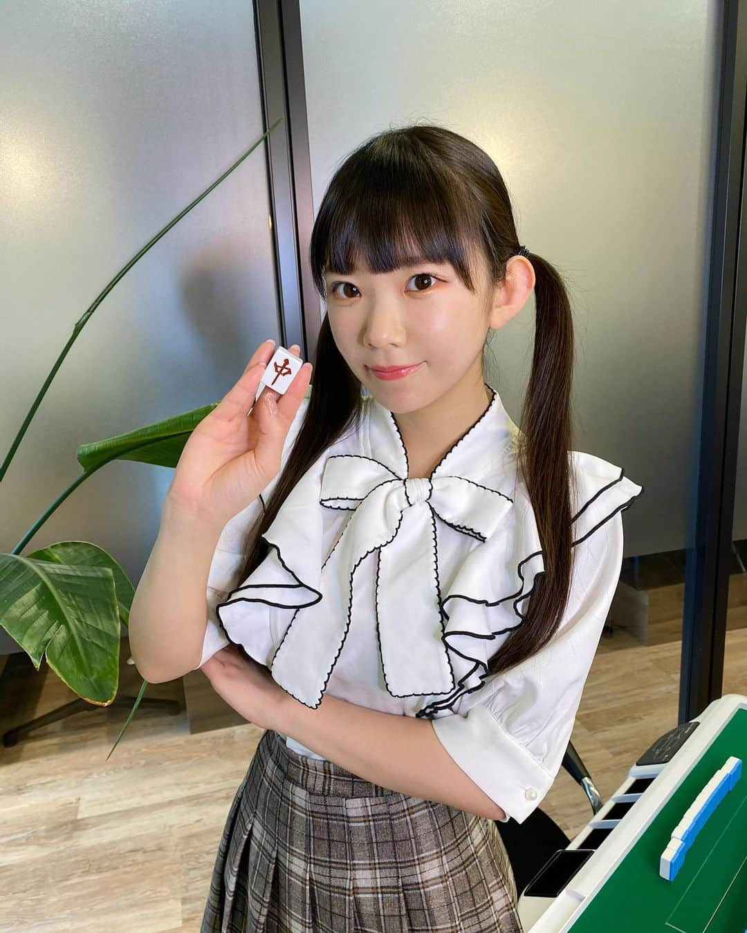 長澤茉里奈さんのインスタグラム写真 - (長澤茉里奈Instagram)「【ご報告】 日本プロ麻雀協会20期前期のプロテストに合格し、ずっっと憧れていた麻雀プロになりました。 まだまだ未熟で勉強することがたくさんありますが、一生懸命全力でがんばります！！ 暖かく見守っていただけたら嬉しいです！ よろしくお願いします！ #ご報告 #麻雀 #麻雀プロ #日本プロ麻雀協会」3月29日 9時12分 - marinanagasawa1008