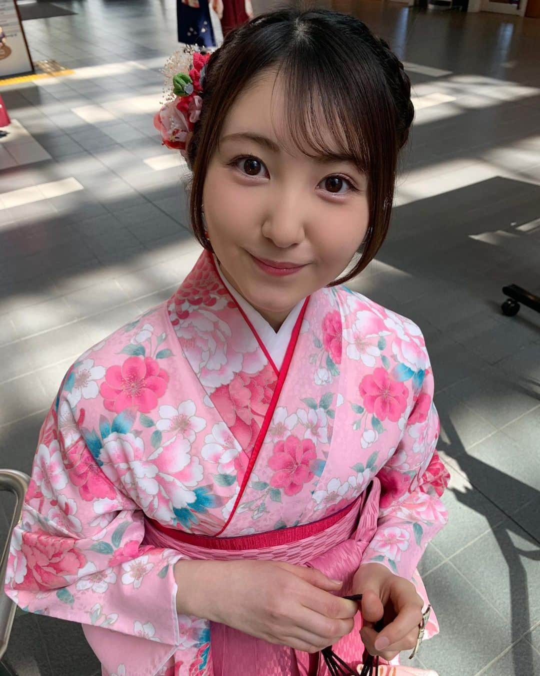 木村美咲のインスタグラム：「ラストアイドルと学校の両立を頑張り 無事に　学校も卒業することができました！  秋田で就職も決まり、今地元秋田に住んでいます  これから大変なことがまだまだ、沢山あると思いますが一生懸命努力して 素敵な医療従事者となれるように頑張っています  このインスタを見てくださり、今までずっと応援して下さり本当にありがとうございました🌸🐇  木村美咲」