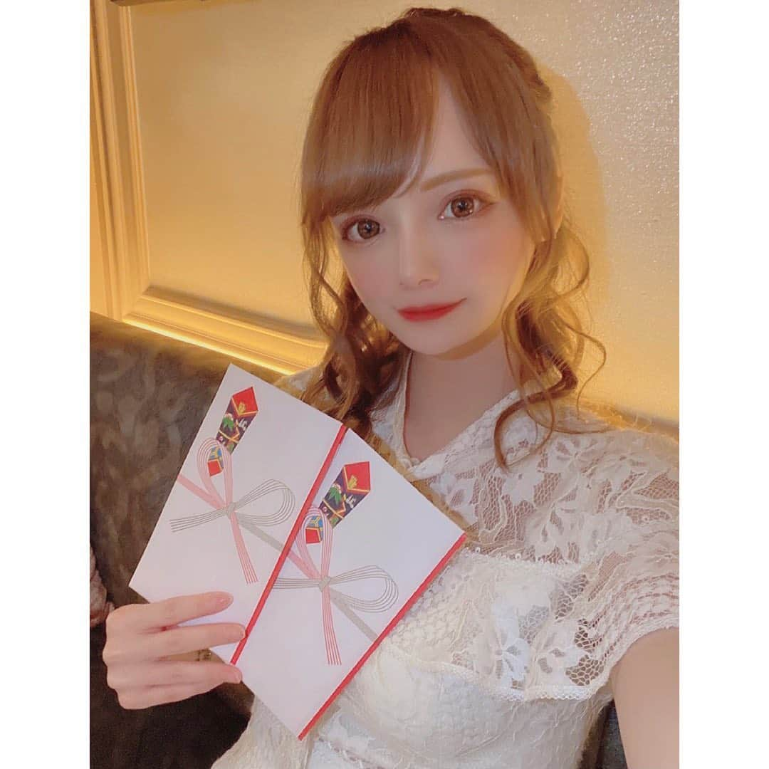 天使かれんのインスタグラム：「先月売上1位指名3位でした🌸 賞金嬉しいな😆💕 会いに来てくれた皆様ありがとうございました🥰」