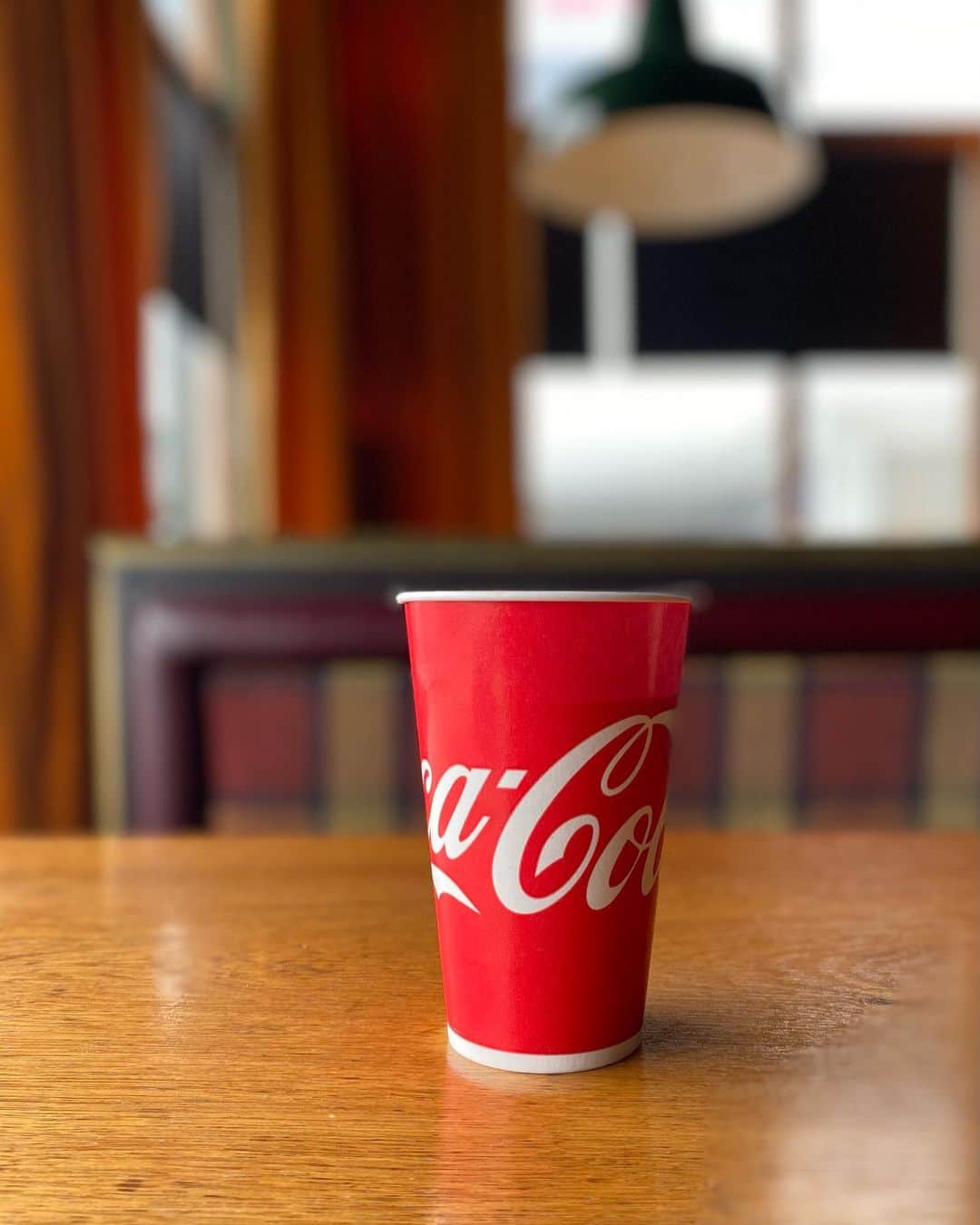 のインスタグラム：「Coca-Cola And Jack Nicholson. 憂鬱な木曜日の治療薬。  #cocacola #jacknicholson #thursday #classicmovie #onefrewoverthecuckoosnest」