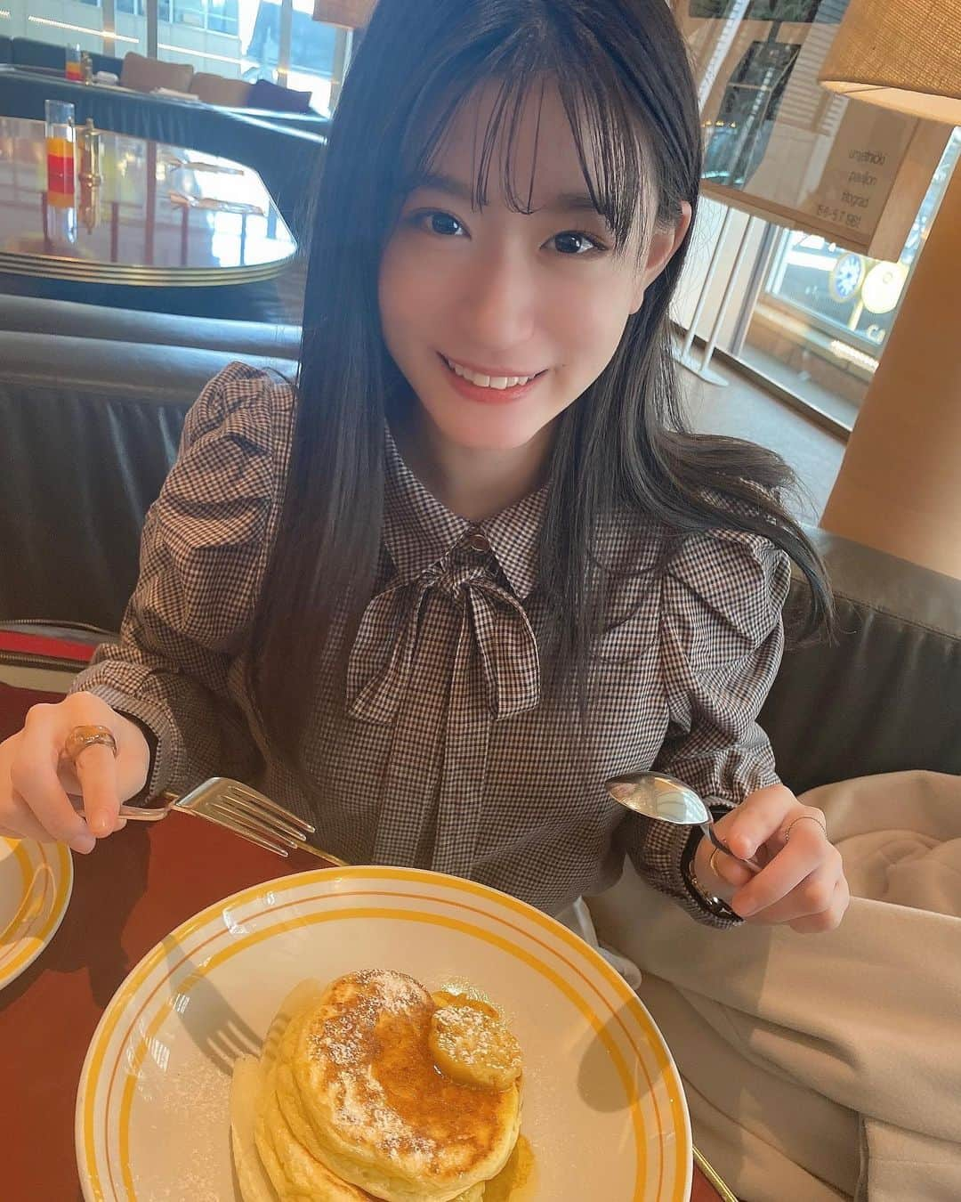 上西怜さんのインスタグラム写真 - (上西怜Instagram)「⠀ ⠀ お腹いっぱい😚✨ ⠀ ⠀ ⠀ #パンケーキ #🥞  #ootd #私服 #トップス #GRL #グレイル」3月25日 21時02分 - jonishi_rei