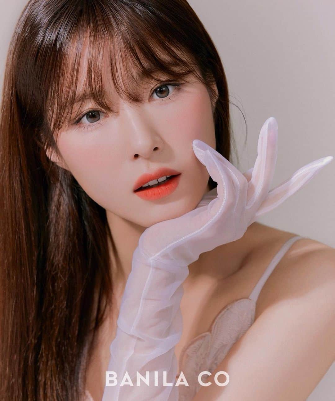 シン・セギョンのインスタグラム：「@banilaco_official 💛@b.bybanila_official ❤️」