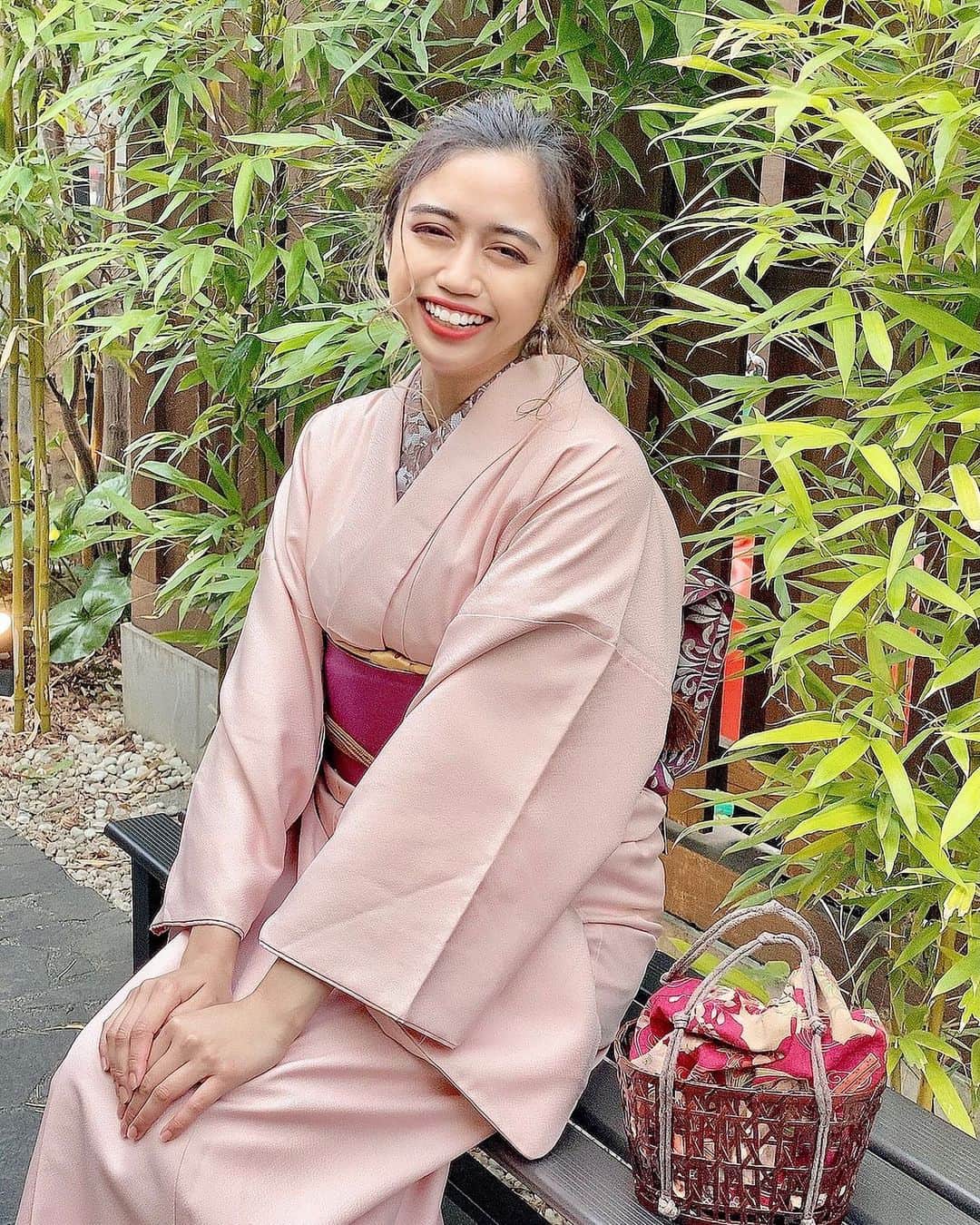 悠月アイシャのインスタグラム：「『私も今来たところ！！✨』  "ハーフ褐色彼女との休日の過ごし方"  #kimono #kimonostyle #kimonofashion #kimonogirl #kimonolovers」