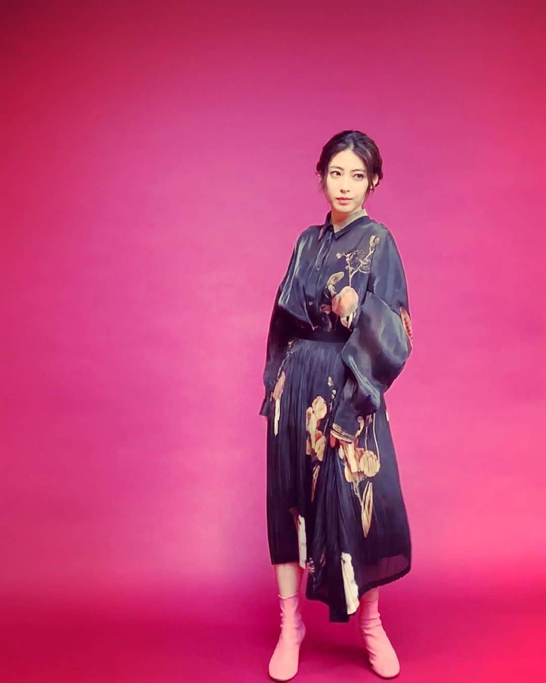 瀧本美織のインスタグラム：「🌹 setup @inprocess_tokyo   #殴り愛炎」