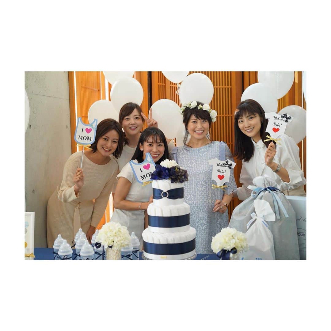 森麻季のインスタグラム：「春🌸 卒業おめでとう 明日は朝から私も涙涙になりそう  @tokushima_erika   @mito_meat   そして桝くんも本当にお疲れ様 誠実な人柄は入社からずっと  #2018年のベビーシャワーの写真」