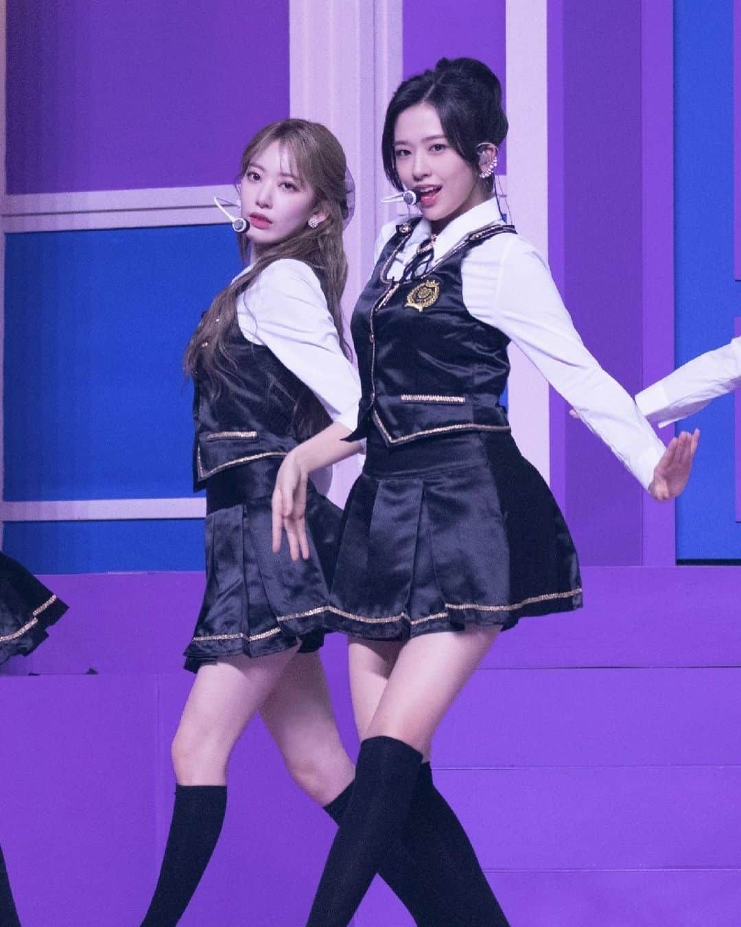 のインスタグラム：「unikon behind photos 💜 #YUJIN #AHNYUJIN #안유진 #IZONE #아이즈원」