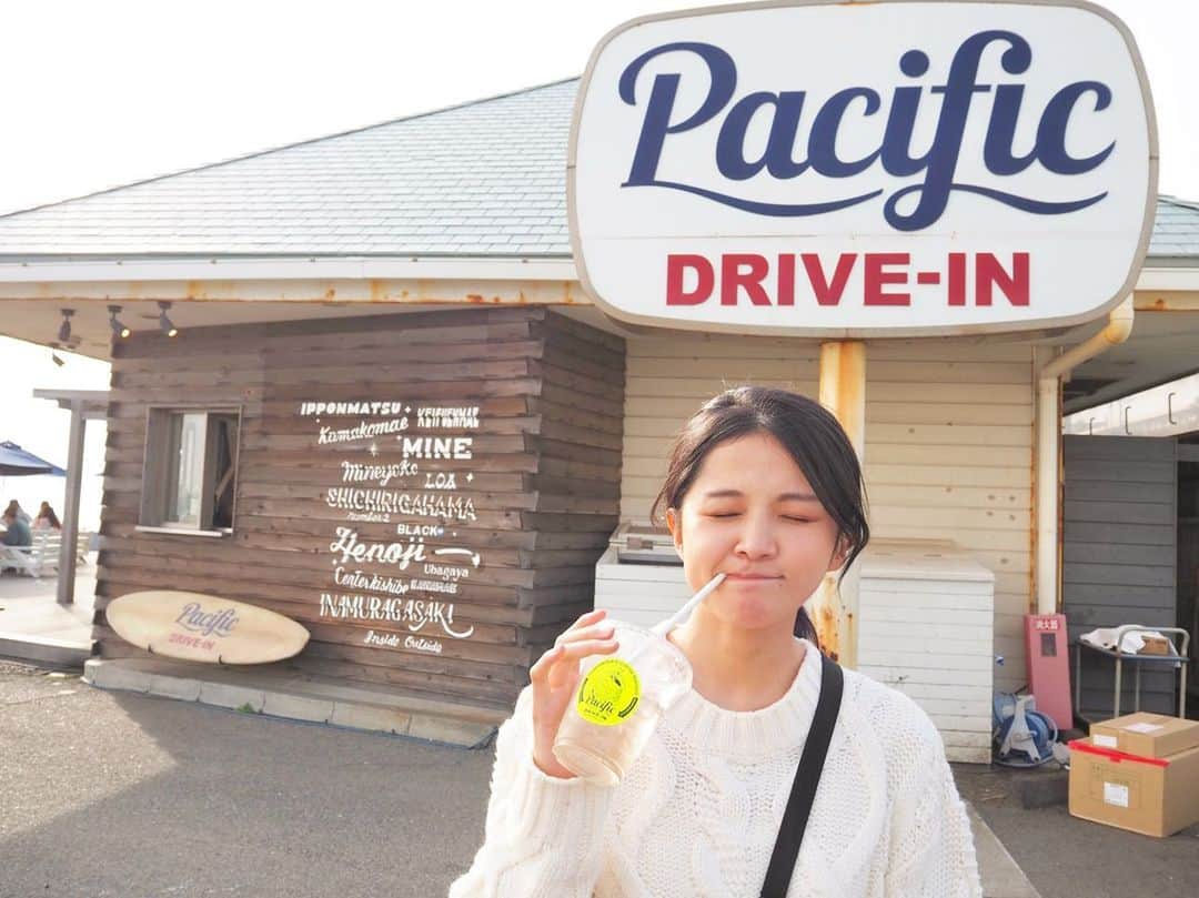 吉本光里のインスタグラム：「😋 . #pacificdrivein #妹撮 #ポートレート #江ノ島 #portrait #followｍe #ファインダー越しの私の世界 #湘南 #鎌倉 #instapic #enoshima」