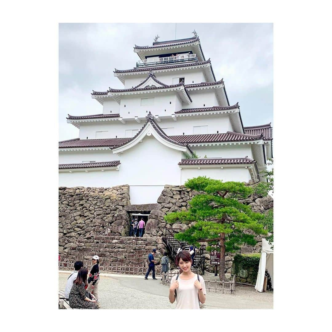 久保井朝美さんのインスタグラム写真 - (久保井朝美Instagram)「🏯 聖火リレーがスタートした 福島でさくら開花🌸 ． 平年より15日も早い😳 観測史上最も早いです‼️ ． 福島県つながりで🍀 2年前に家族と行った 会津若松城の写真です🏯 ． 実に美しい☺️❤️ ． #会津若松城 #桜開花 #桜2021 #桜前線 #東北の桜 #久保井朝美 #気象予報士 #城ガール #日本100名城巡り #日本100名城スタンプラリー #お城好き #お城好きな人と繋がりたい」3月25日 17時50分 - asami_k920