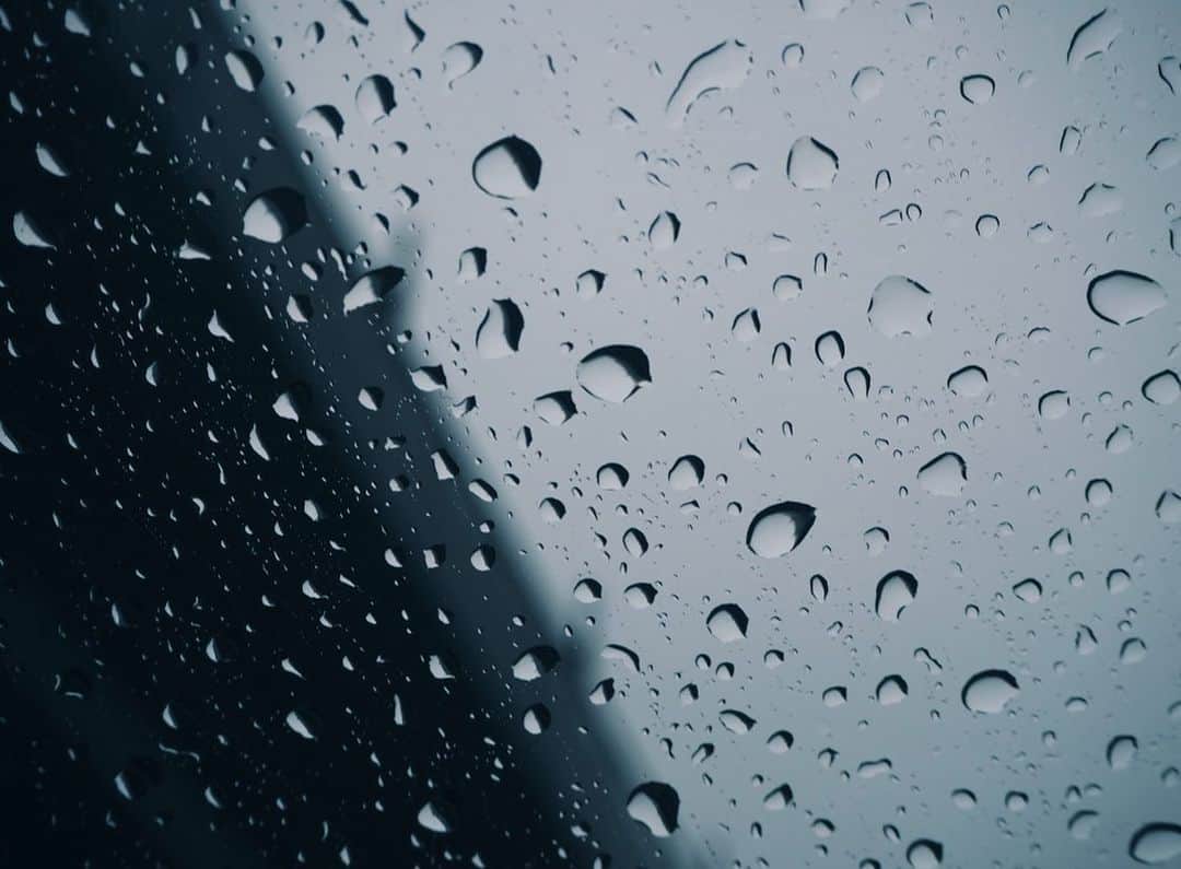 小山ティナさんのインスタグラム写真 - (小山ティナInstagram)「久々にカメラで撮った 雨の音私はすきです」3月25日 17時57分 - k_tina224