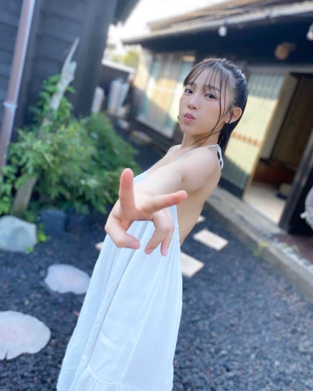 天木じゅんさんのインスタグラム写真 - (天木じゅんInstagram)「. . .  延期になっていた 写真集発売イベント日程決定！ 『 #あまのじゃく 』 🗓4.18(日)⏰13:00〜 🗺福家書店新宿サブナード店 urlはストーリーズにて。  やっとだ💕🌸 みんなに会えるのを心待ちに してます☺︎予定を空けて 遊びに来てくれると嬉しいな/// . . #1mmでもいいなと思ったらいいね #天木じゅん #写真集 #福家書店」3月25日 18時33分 - jun.amaki