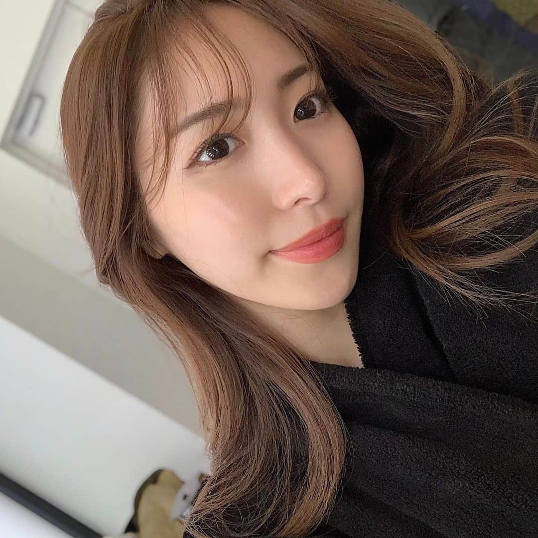 藤田麻里のインスタグラム：「３回目のHIFUを @selectclinic 大阪院でしてきた🧚‍♀️♥️  直後から効果を実感できるのはもちろん 左右左をしっかり整えながら 頬コケしたりしないように当ててくれる❤︎  @selectclinic は技術面でも最高です🥰‼︎  あぶらかたぶら〜🧚‍♀️🧚‍♀️  #セレクトクリニック#selectclinic」