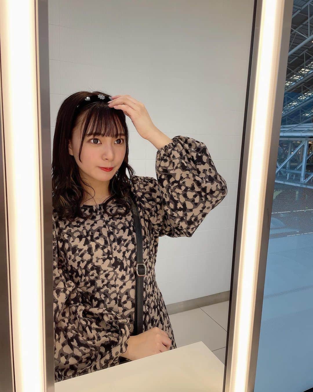 山田寿々のインスタグラム：「﻿ ﻿ 可愛いカチューシャゲットした😙💘﻿ ﻿ ﻿ ﻿#17kg #イチナナキログラム #カチューシャ #イヤリングカラー」