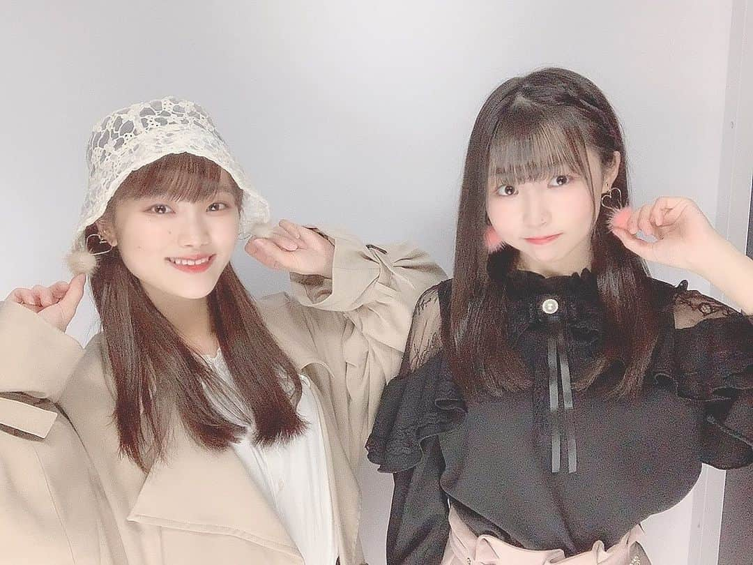 平野百菜のインスタグラム：「きゃさんと、色違いのイヤリングを買ったよー😆😆😆 オソロうれしいー💓💓  #ske48  #石川花音  #平野百菜」