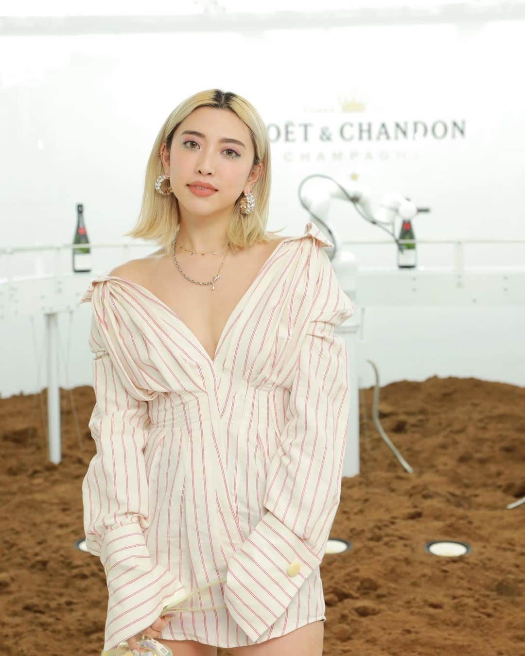 植野有砂のインスタグラム：「🍾❤️ @moetchandon x @ambush_official 🔥 #MOETxAMBUSH #MoetChandon  #Ambush  #MoetImperial」