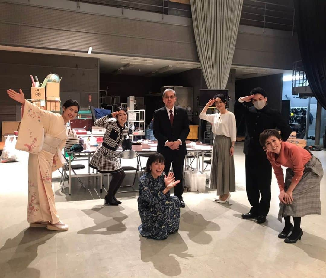 小野真弓さんのインスタグラム写真 - (小野真弓Instagram)「お知らせです📺✨ bsフジ   『もしもで考える　なるほど！なっとく塾』 3月27日（土）12時〜 2時間スペシャルです*\(^o^)/*✨ 今回のテーマは、、 🚢もしも鎖国をしていなければ❓ 🔐もしも財産を狙われたら❓ そして後半は、傑作選スペシャル❣️ 沢山のテーマから何が選ばれるのか、、 私も楽しみです☺️ 是非ご覧ください(o^^o) #bsフジ  #もしもで考えるなるほどなっとく塾 #スペシャル回#鎖国#歴史#防犯 #ykkap」3月26日 7時07分 - hanaharuaroi