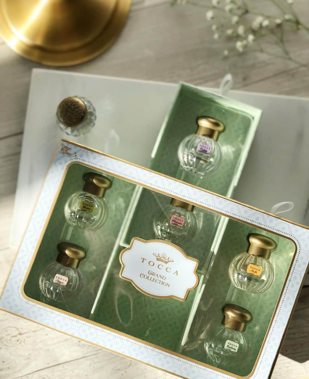 トッカさんのインスタグラム写真 - (トッカInstagram)「Your vanity essential: a precious keepsake box of charming and collectible TOCCA Eau de Parfum mini replicas 💖  The best part? The box can be re-used to hold your jewelry or anything else you desire. Let us know in the comments below how you re-use this box in your home.⁠⁠ ⁠⁠ ⁠⁠ ⁠⁠ ⁠⁠ ⁠⁠ #tocca #scents #eaudeparfum #fragranceoftheday #scentoftheday #stayfresh #perfume #fragrance #luxury #musthave #treatyoself #treatyourself #luxurylife #beauty #parfum #perfumeoftheday #nicheperfume #instalove #giftguide #giftsforher」3月25日 23時29分 - tocca