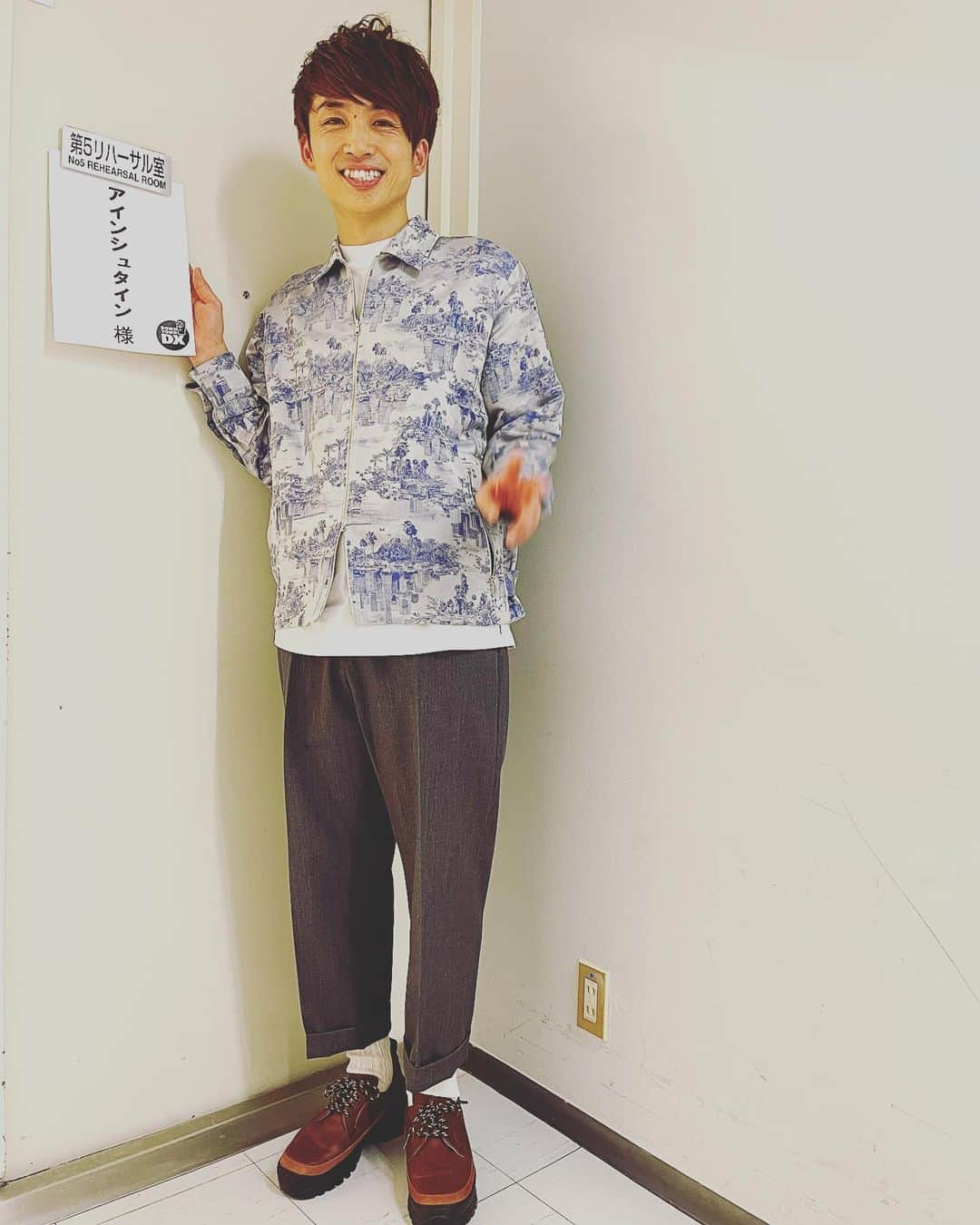 河井ゆずるさんのインスタグラム写真 - (河井ゆずるInstagram)「ダウンタウンDX少し前に収録させて頂いたのが今日オンエアでした☺️  まさかの順位でトークさせて頂くのはむちゃくちゃ緊張しましたが、光栄な事でした。  そして、今日はそのDXの収録でした☺️  来週オンエアですので是非ご覧ください✨  衣装と靴は@bautifulpeople_officialsiteさんと@earle.jpさんにお世話になりました☺️」3月26日 0時05分 - kawaiyuzuru