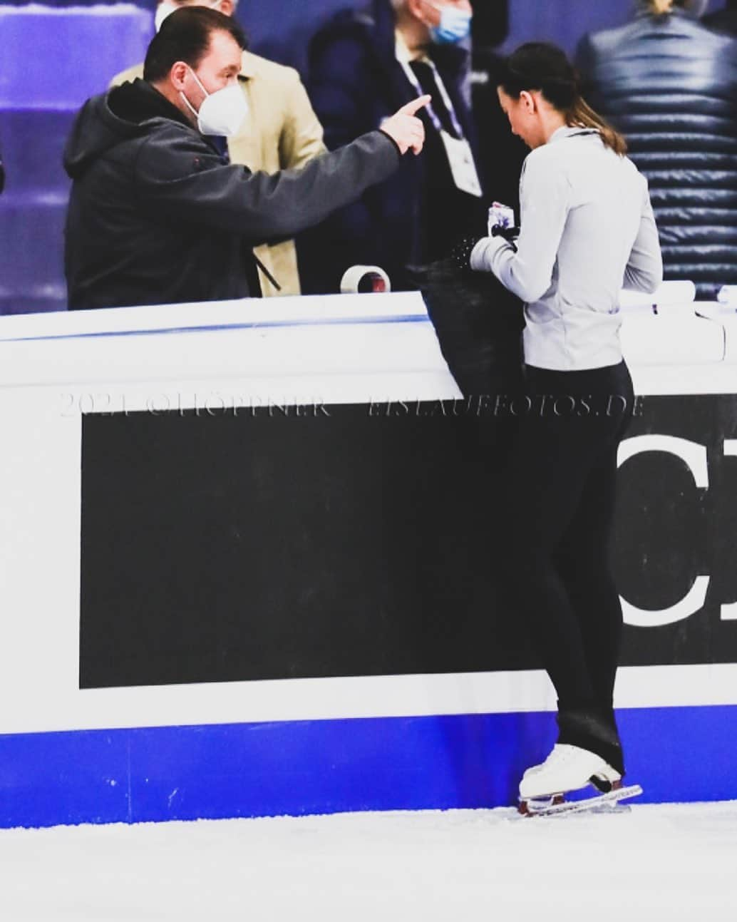 ニコル・ショットさんのインスタグラム写真 - (ニコル・ショットInstagram)「Next chance tomorrow 💪🏼   📷 @hella_hoeppner   #figureskating #edeaskates #edeafamily #johnwillsonblades #teamgermany #worldchampionships #deutscheeislaufunion #deutschesporthilfe」3月26日 2時05分 - nicole_schott