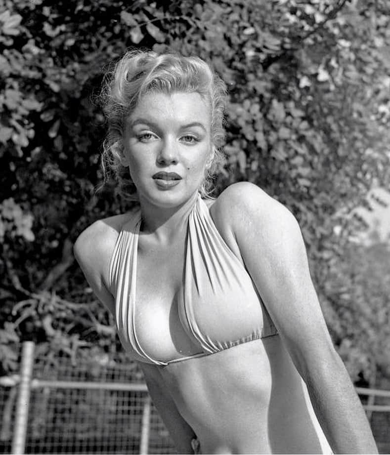 マリリン・モンローさんのインスタグラム写真 - (マリリン・モンローInstagram)「The epitome of natural beauty! Can you say ⏳ body?! 😍 Beautiful Marilyn photographed by Bob Beerman in 1950 🖤」3月26日 5時12分 - welovemarilyn