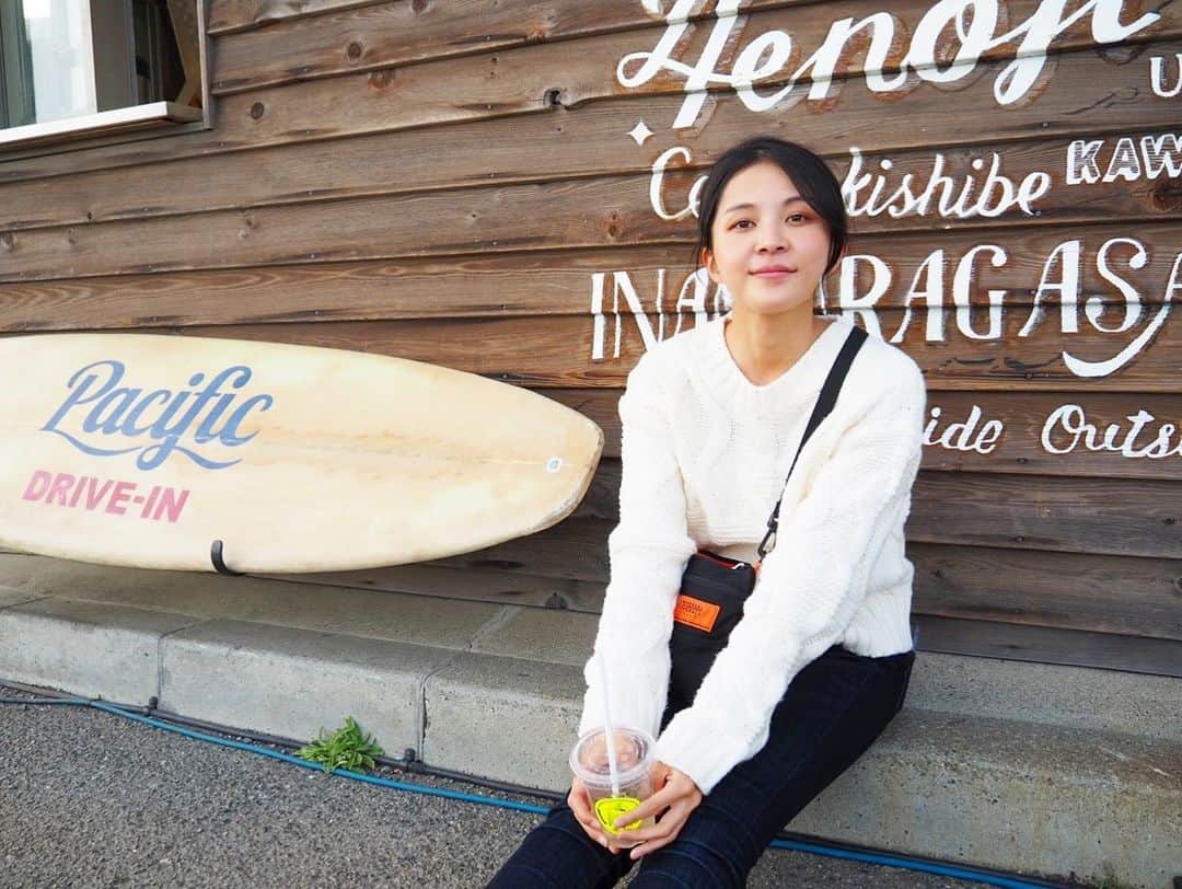 吉本光里のインスタグラム：「🏄‍♀️ . #pacificdrivein #妹撮  #湘南 #七里ヶ浜 #海 #sea #portrait」