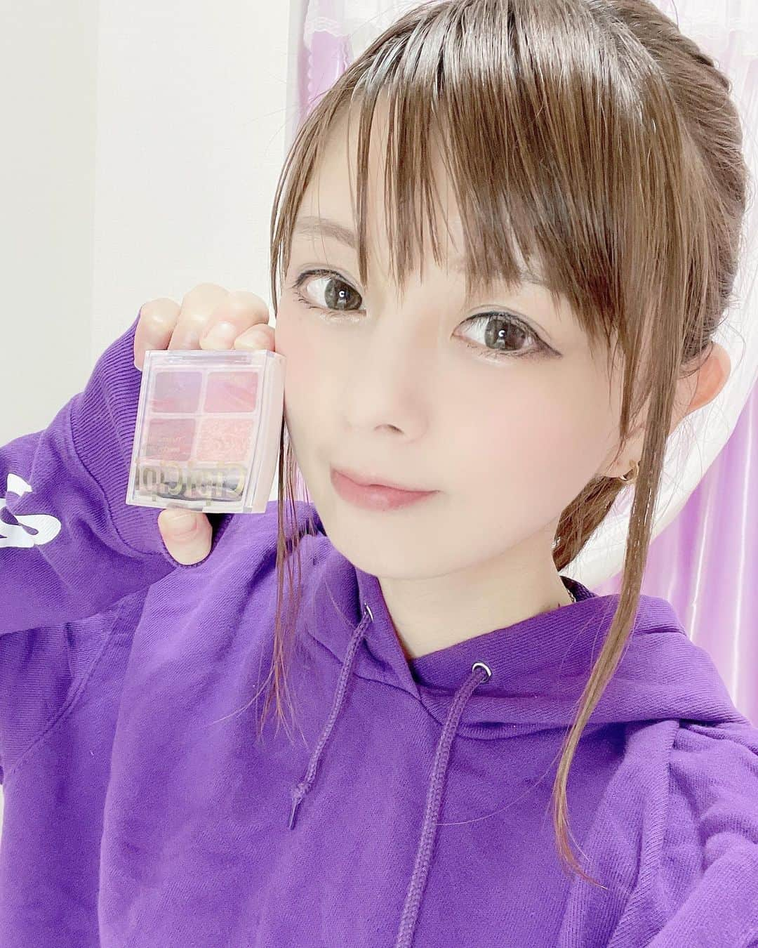 satomiさんのインスタグラム写真 - (satomiInstagram)「🌸new cosme🌸 ・ 春だからメイク変えようと💄 YouTuberふくれなちゃんプロデュース｢CipiCipi｣GET💕 ・ アイシャドウとこのラメラメなライナー使ってみました💕 ぷっくり涙袋が出きて嬉しい(〃▽〃)♡  ・ この時期っていろいろ 変わりたい気分になります😎 ・  #cipicipi  #シピシピ  #ふくれな #PR  #出会いの季節 #別れの季節 #🌸 #コスメ #プチプラコスメ #コスメレポ #心機一転 #涙袋 #アイシャドウ #メイク #野球女子 #ソフトバンクホークス #ヤクルトスワローズ」3月26日 10時23分 - saatoomii47