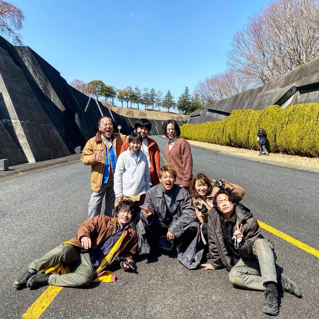 竹内涼真のインスタグラム：「#君と世界が終わる日に   　　　　season2  #hulu   　 みんなかわいい😚」