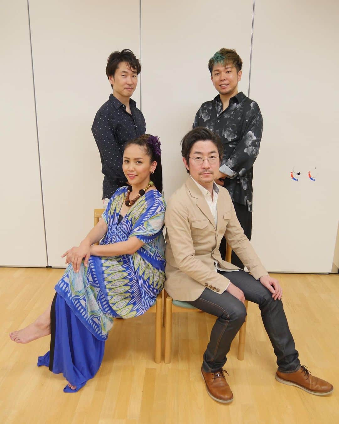 元ちとせさんのインスタグラム写真 - (元ちとせInstagram)「こんにちわ😃 嬉しいお知らせがやっと出来ます❣️  ■ビルボードライブ大阪＆東京での2年ぶりワンマンが決定！NEW  2021年7月6日（火）　Billboard Live OSAKA 2021年7月9日（金）　Billboard Live TOKYO  ビルボードライブでは初の夏公演となるワンマンライブが決定。 2001年のインディーズミニアルバム『Hajime Chitose』『コトノハ』リリースから20年を迎えた元ちとせが 新旧の名曲を織り交ぜながら繰り広げる“夏の宴”をどうぞお楽しみください。  【タイトル】 元ちとせ　Billboard Live "夏の宴 2021"  【ビルボードライブ大阪】 7/6（火） 1stステージ 開場16:00 開演17:00 / 2ndステージ 開場19:00 開演20:00 サービスエリア￥8,200- カジュアルエリア￥7,700-（1ドリンク付き） ※ご飲食代は別途ご精算となります。  [ご予約・お問い合せ] ビルボードライブ大阪 06-6342-7722 〒530-0001 大阪市北区梅田2丁目2番22号 ハービスPLAZA ENT B2  【ビルボードライブ東京】 7/9（金） 1stステージ 開場16:00 開演17:00 / 2ndステージ 開場19:00 開演20:00 サービスエリア￥8,200- カジュアルエリア￥7,700-（1ドリンク付き） ※ご飲食代は別途ご精算となります。  [ご予約・お問い合せ] ビルボードライブ東京 03-3405-1133 〒107-0052 東京都港区赤坂9丁目7番4号 東京ミッドタウン ガーデンテラス4F  【発売日】 Club BBL会員先行＝2021/4/23（金）12:00正午より 一般予約受付開始＝2021/4/30（金）12:00正午より   【メンバー】 元ちとせ（vocal） 新井健（guitar） 宗本康兵（piano） 松本智也（percussion）  ※本公演は、政府および各自治体から発表された新型コロナウイルス感染拡大予防ガイドラインを踏まえ、各会場の最大収容人数を通常時以下になるよう調整した新型コロナウイルス感染症対策用の座席レイアウトを使用し、公演を実施いたします。 詳細：http://www.billboard-live.com/membersarea/20200625_notice.html  Billboard Live Official Web：http://www.billboard-live.com/   楽しいメンバーと思いっきり元ちとせのコトノハを届けたいと思っております。 会場でお会いしましょうね❣️  #ビルボードライブ大阪 #ビルボードライブ東京 #夏の宴2021 #松本智也 #新井健 #宗本康兵 #お待ちしております」3月26日 11時28分 - hajimechitose.official