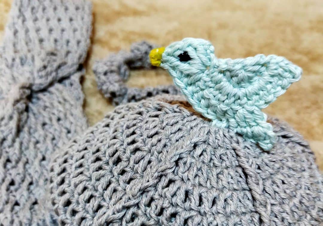 吉川莉早さんのインスタグラム写真 - (吉川莉早Instagram)「小鳥のセット編んでみたけど、Twitterのまわし者みたいな鳥になったな…🐤🐤🐤 #かぎ針編み#かぎ編み」3月26日 11時35分 - liisakawa